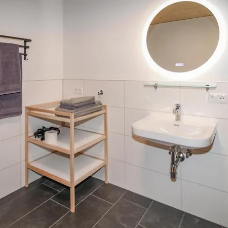 Apartment Mit 2 Schlafzimmer *